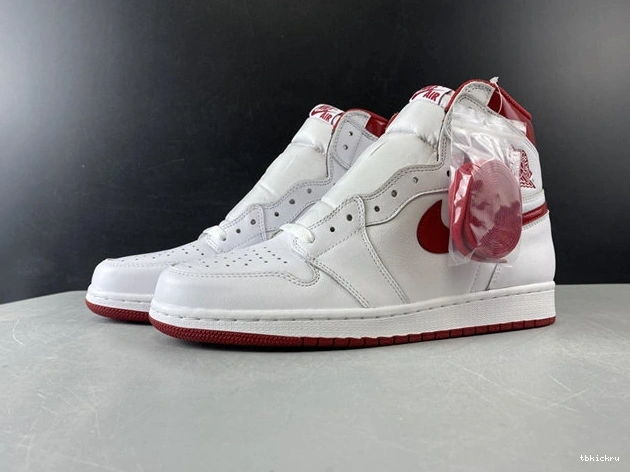 TBK 555088- Retro Resilient Metallic 3768 Jordan1 Red 1028